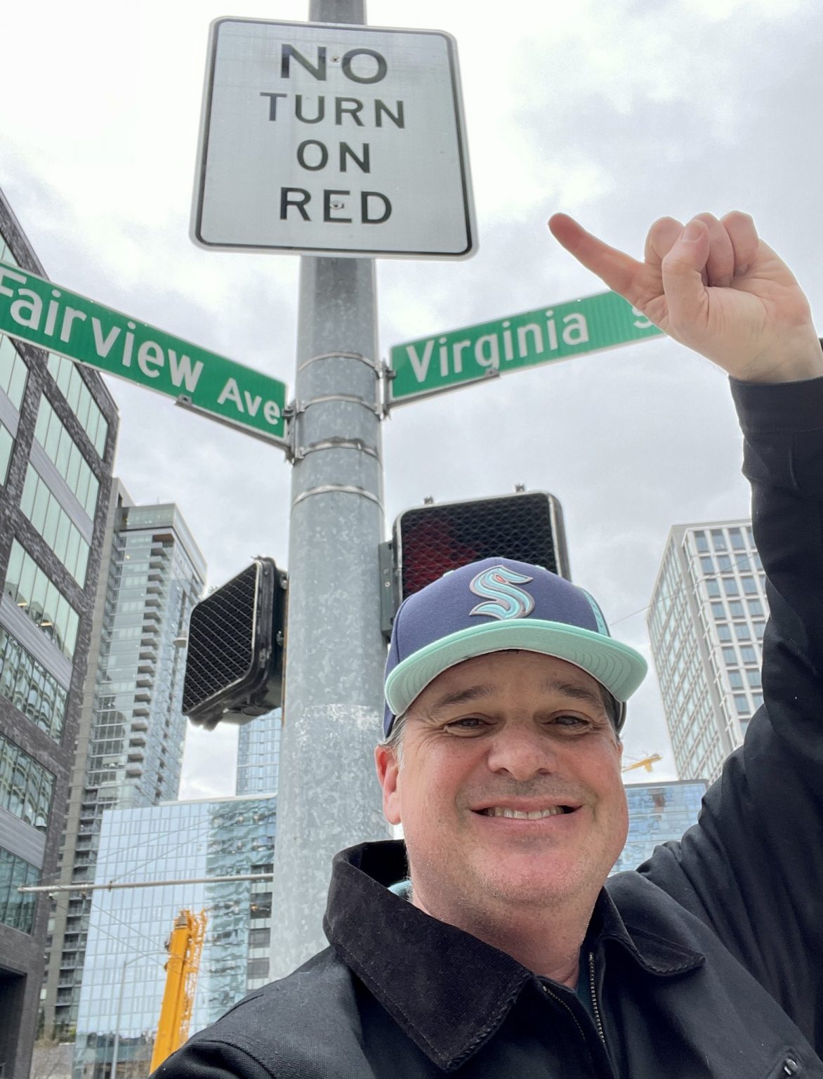 no-right-turn-on-red-is-now-the-default-in-seattle-the-urbanist