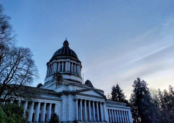 Washington State Capitol dome at dusk